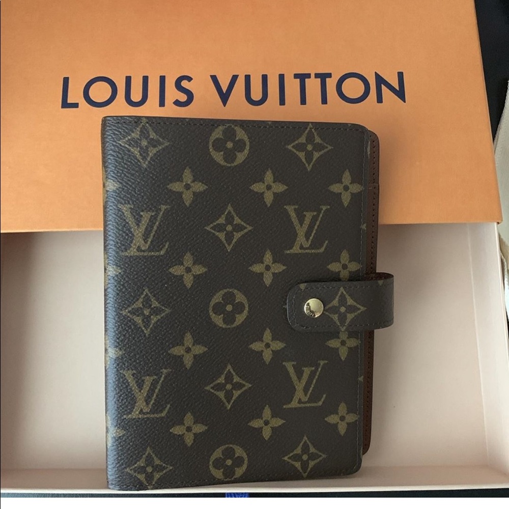 Authentic Louis Vuitton MM agenda